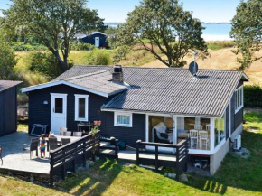 Sunlit Holiday Home in Funen with Conservatory, Martofte